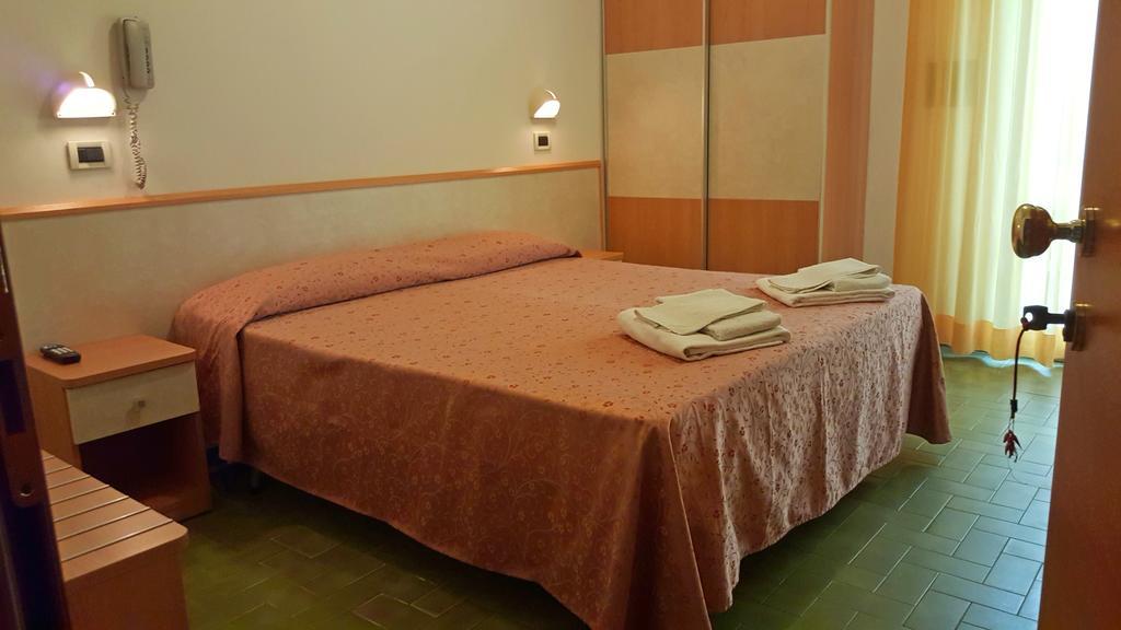 Hotel St. Moritz Rimini Exteriör bild